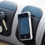 Βάση Κινητού Αυτοκινήτου με Αντιολισθητική Επιφάνεια 124.19075