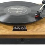 ΞΥΛΙΝΟ ΠΙΚΑΠ ΜΕ ΕΝΣΩΜΑΤΩΜΕΝΑ ΗΧΕΙΑ 2x1.2W, ΕΞΟΔΟΣ RCA ATT-09 Wood Black AKAI