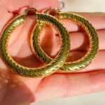 Σκουλαρίκια