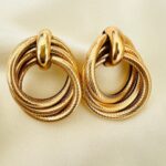 Σκουλαρίκια