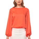 πουκάμισο με μπαλούν μανίκια και κούμπωμα στην πλατη.λαστιχάκι στην μέση.